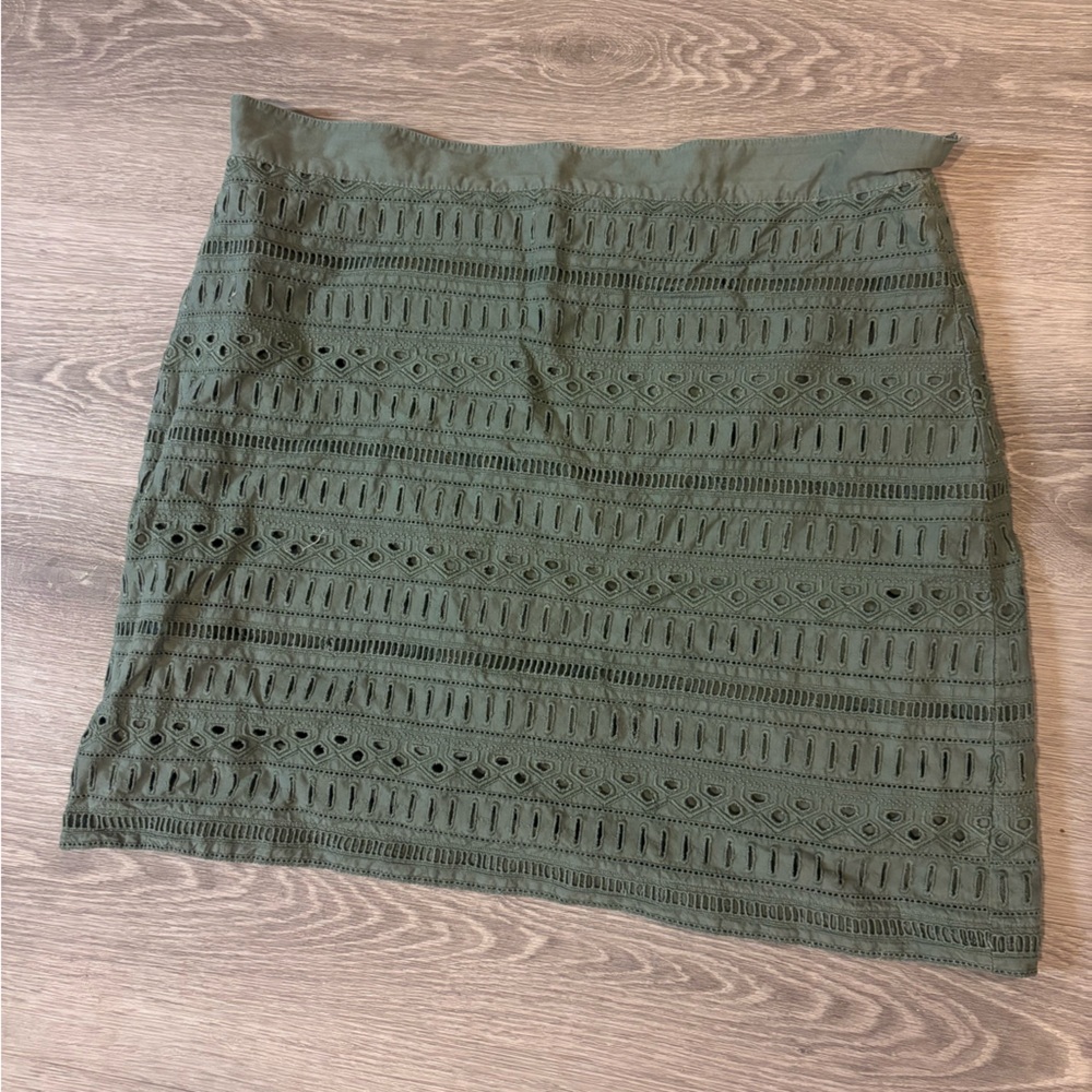 Elegant Green Lace Skirt